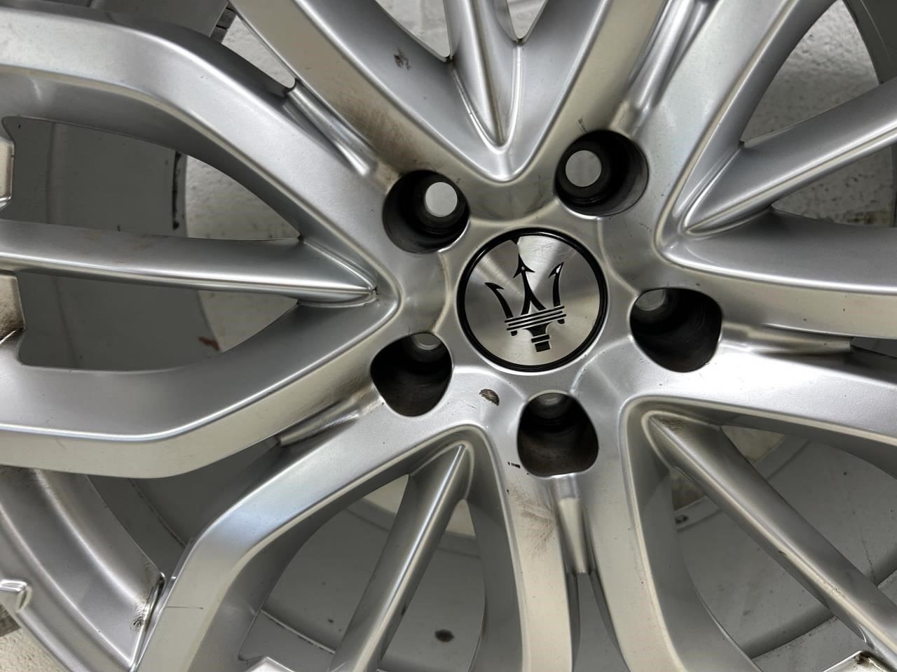 2022 MASERATI LEVANTE 20X9 Wheel 15 Spoke B Condition OEM ID 670112462