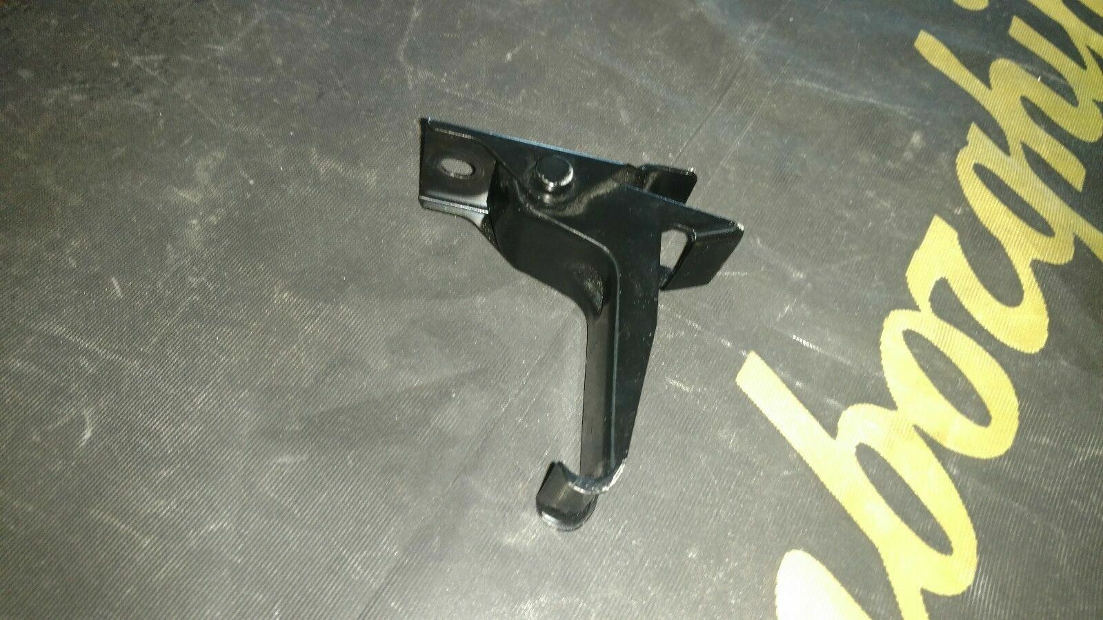 LAMBORGHINI MURCIELAGO LP640 FRONT AND REAR HOOD LATCH BRACKET ASSEMBLY OEM 