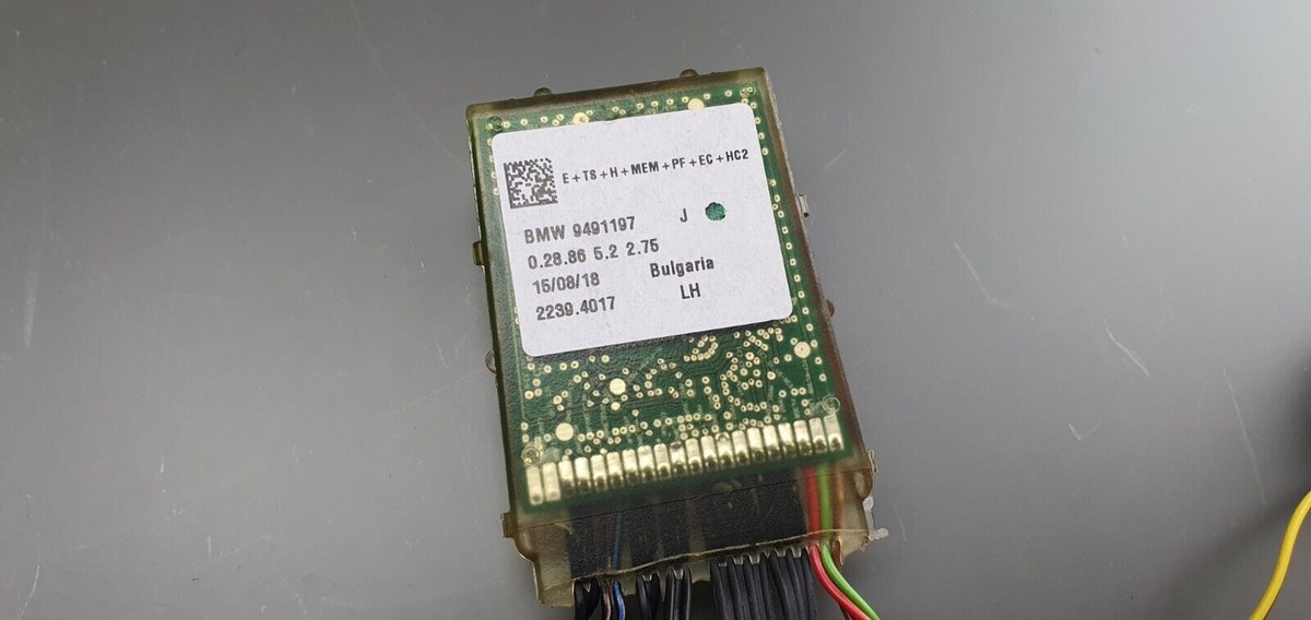 Kaa AC2064 バーニー M Genuine MINI - 83305A65489 - Cartrigde Gun (83-30-5-A65-489)