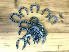 20 CAST IRON HORSESHOES CRAFTS HOME DECOR HORSESHOE HORSE SHOE SMALL TINY NIKNAK