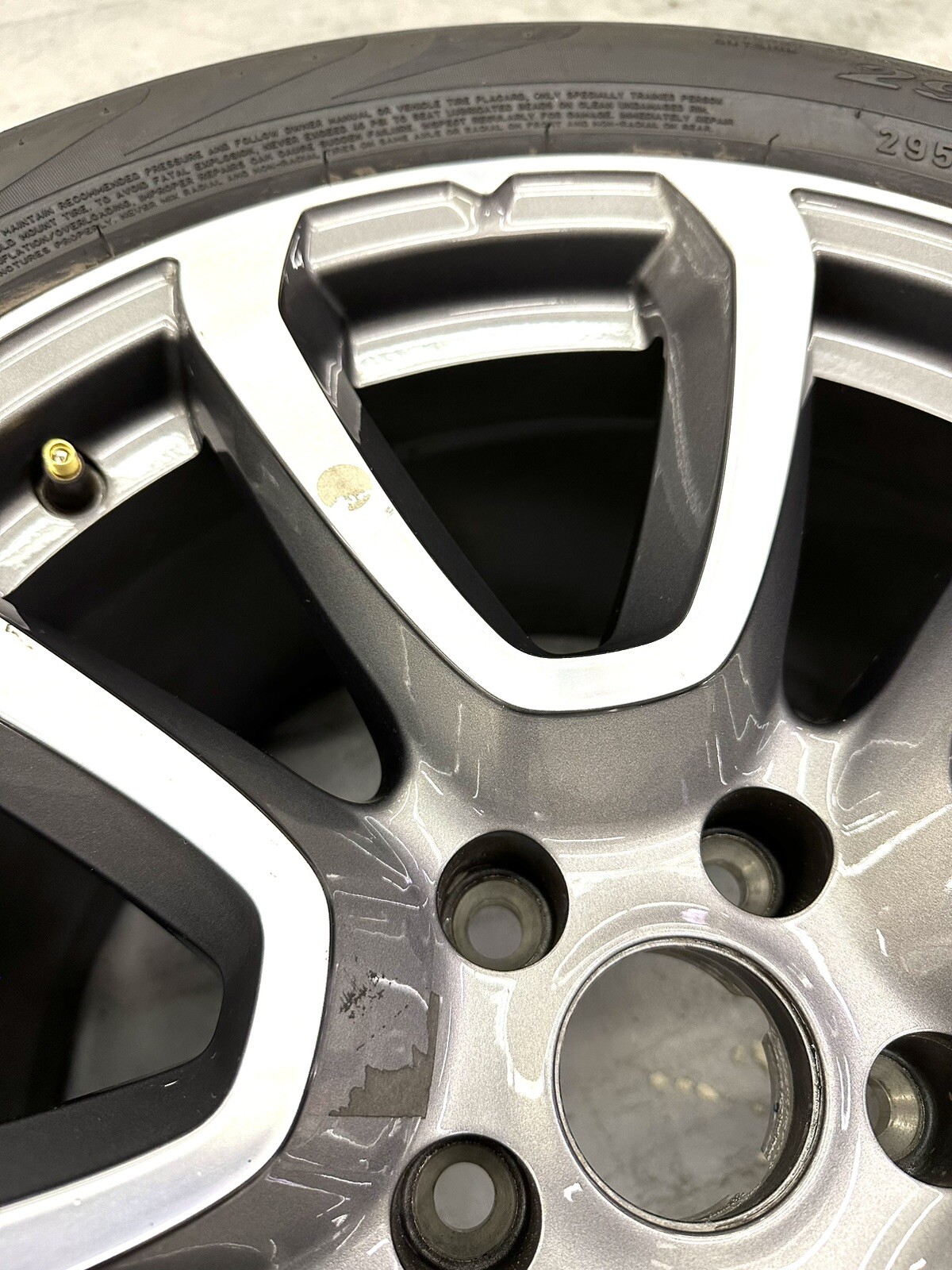 Rear Maserati Levante 19" Wheels 10.5JX19 Rim OEM Factory 670044704 w/ Tires