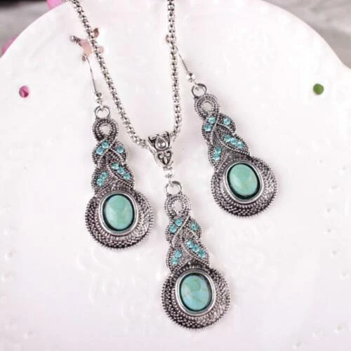 Modeschmuck-Halsketten & -Anhänger mit Türkis