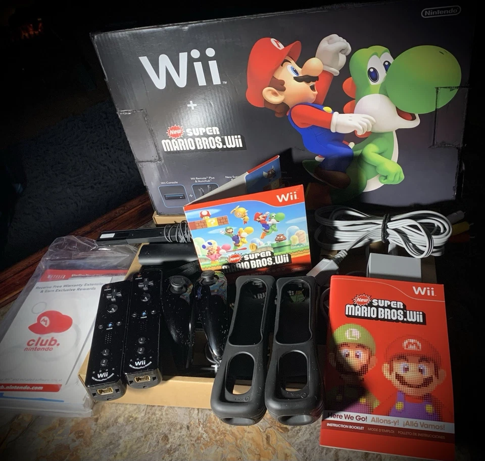 任天堂 Wii 全新超级马里奥兄弟套装黑色游戏机,2 个控件和 2 个双节棍 — 第 3/4 张图片