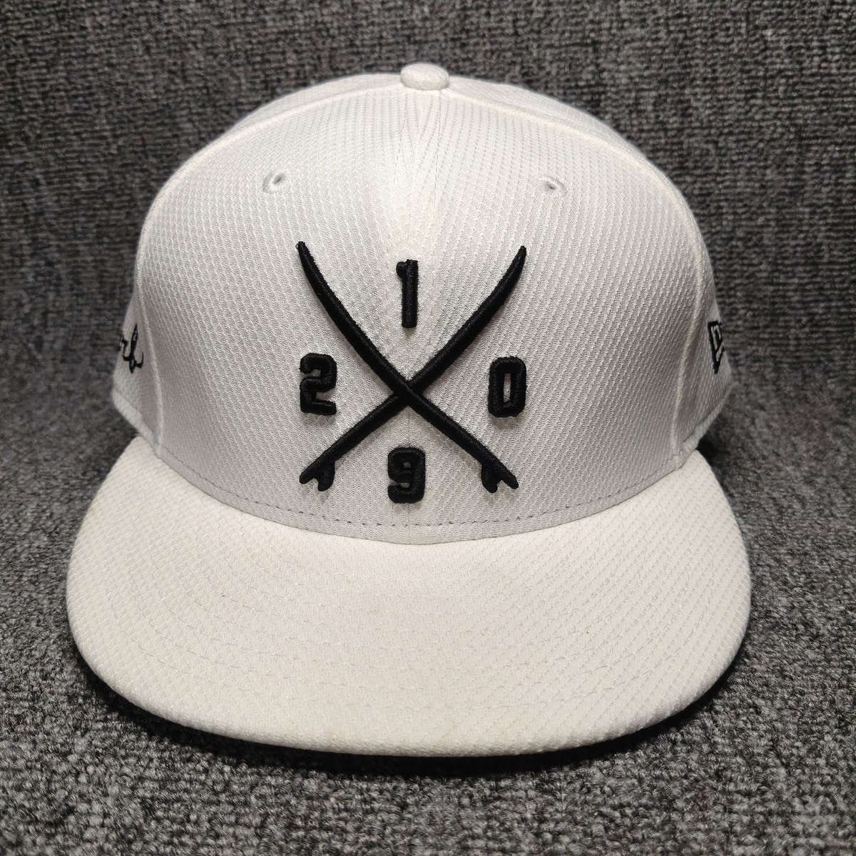 New Era 9FIFTY White Snapback Hat Surf 1920 Flat Bill Cap M/L
