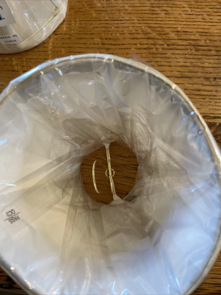 Pantallas nuevas beige, juego de 4.  Iluminación de gaviota Foto 4 de 4