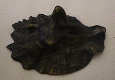 miniaturowy model muszli morskiej vintage z brązu