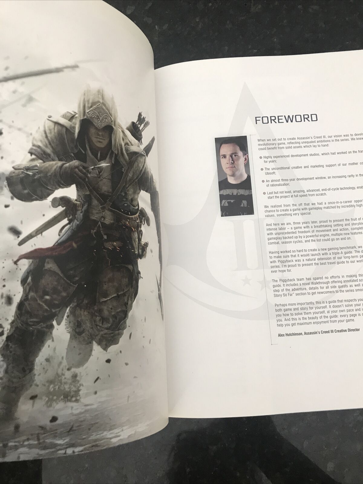 Assassin's Creed III - The Complete Official Guide: Piggyback:  9780307895448: : Books