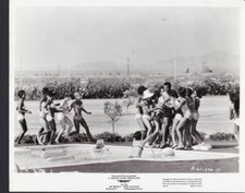 Jim Brown surrounded by beautiful woman in Riot 1969 vintage movie photo 33459