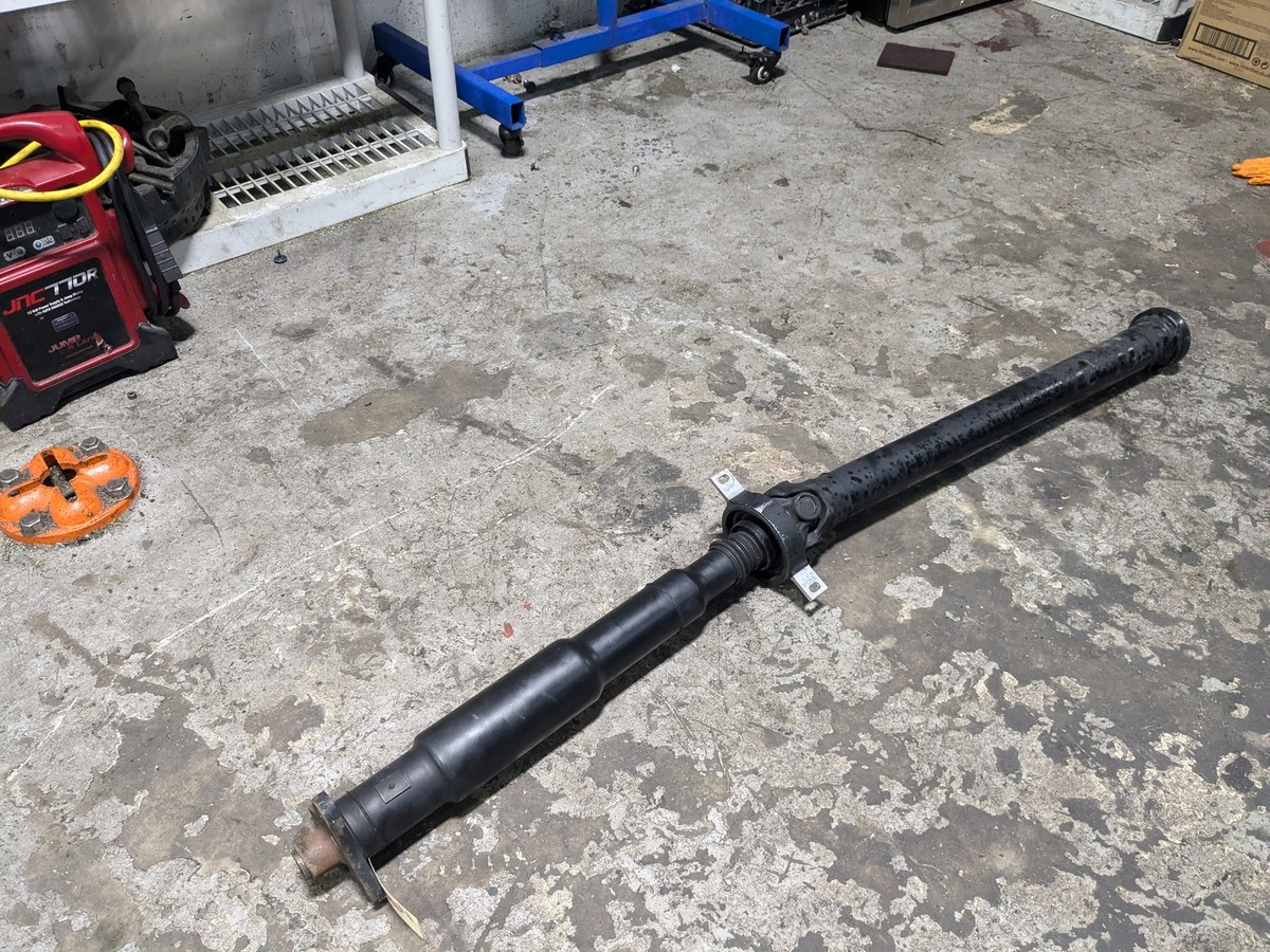 11-13 OEM BMW E82 E88 135 N55 Rear Drive Shaft Propeller DCT