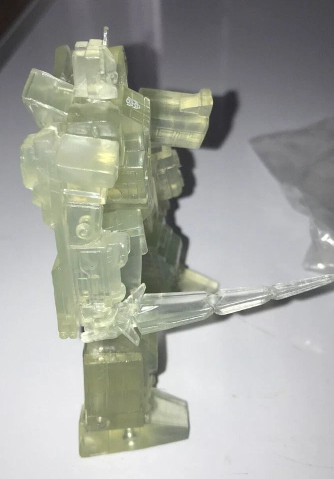 Takara Transformers Act 3 PVC  FORTRESS MAXIMUS CLEAR VERSION COMPLETE CHASE FIG - Image 3 of 3