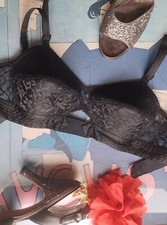 LOVABLE 1950's vintage black lace bra - size 34A- Old Stock