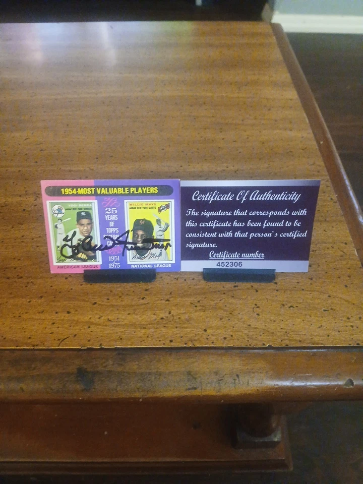 1975 Topps Autographed with COA Yogi Berra and Willie Mays #192 NY HOF. - Image 3 of 4