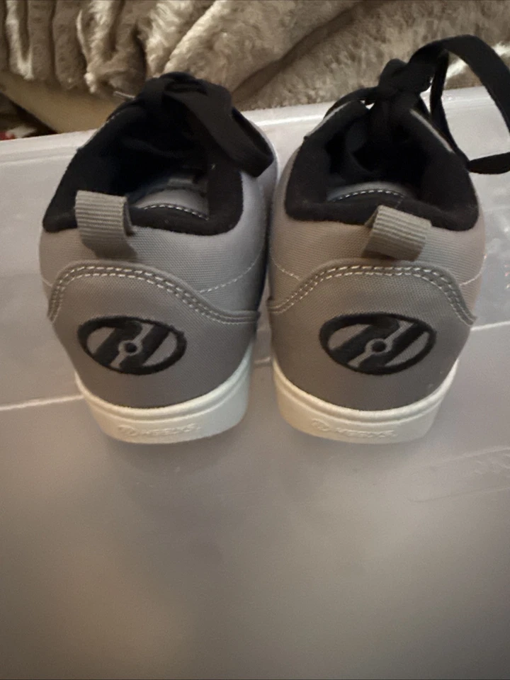 Never Worn Heelys PRO20 HE100761 Gris/Negro Lona Skate Zapatos con Ruedas Juveniles talla 2 Foto 4 de 4