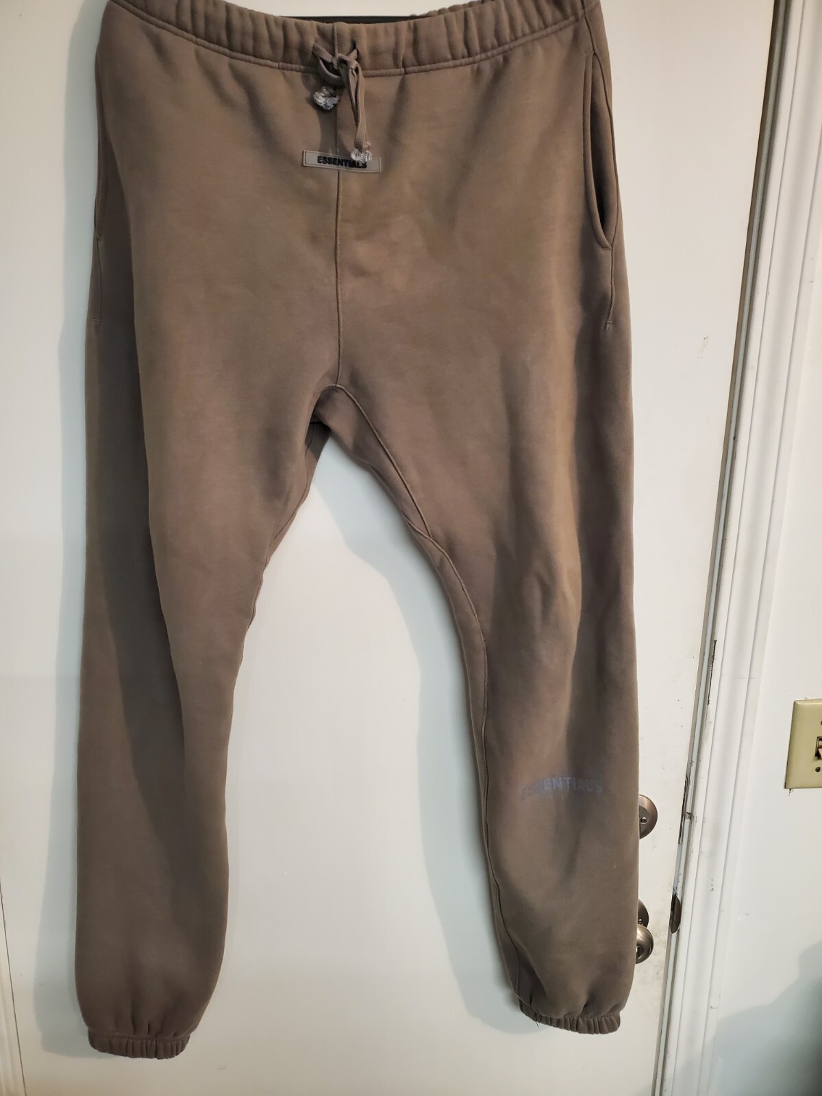 Pantalones deportivos EssentialsFOG gris polar para hombre talla L