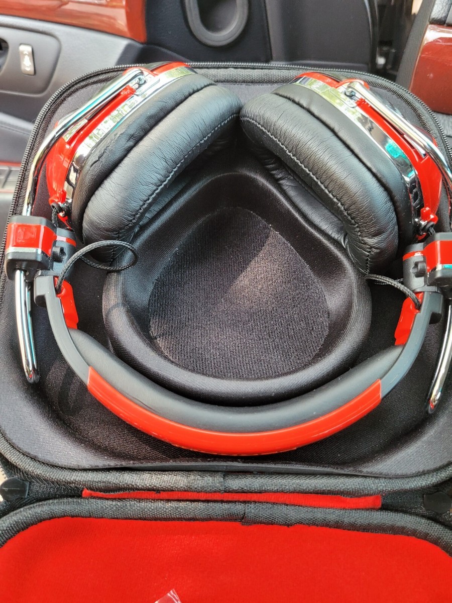 Ferrari Wired Headphones w/box P200 logic3 - in great condition