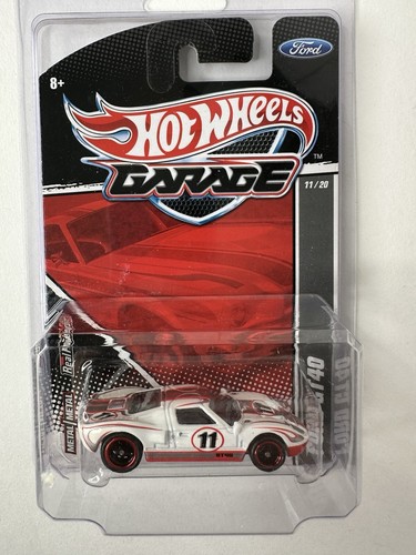 2010 HOT WHEELS Garage FORD GT40 DIE-CAST Car NEW With Protector - Picture 2 of 6