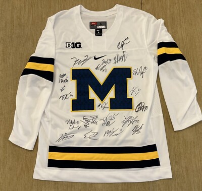 MICHIGAN フットボールシャツ Michigan Wolverines 2022-23 Team Signed Hockey Jersey Hughes
