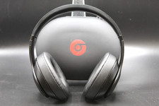 Beats Studio3 Over the Ear Wireless Headphones w/ Case Pre-owned FREE SHIPPING