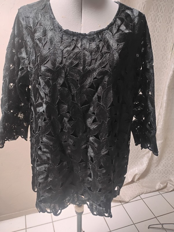 Caroline Rose Guipure Lace Embroidered Leaf  Blouse Black Lined Sz M 42 X 27