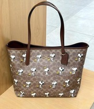 Coach x Peanuts CBJ89 City Tote Bag Signature Coated Canvas Snoopy Outlet FRESHP