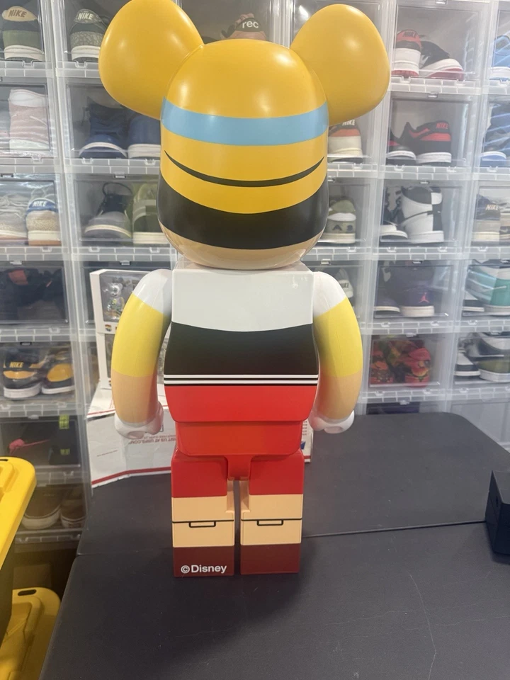 Bearbrick x Disney Pinocho 1000% Foto 2 de 4