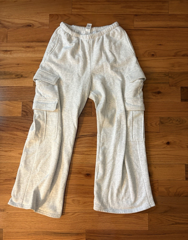 Garage Women’s Petite Gray Cargo Pants Cotton/Poly Elastic Waist Pockets