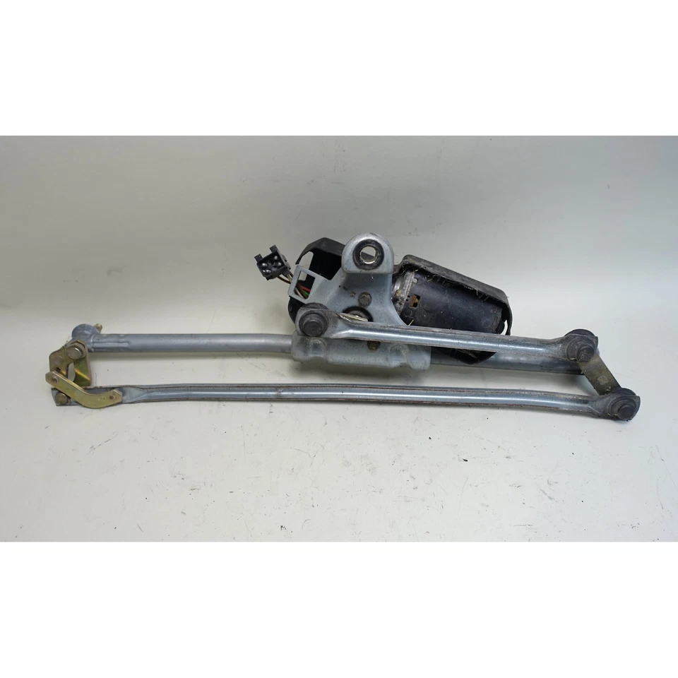 Acoplamiento limpiaparabrisas con motor BMW E30 serie 3 OEM Foto 4 de 4
