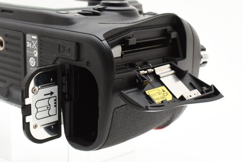 Nikon D700 – Boîtier Reflex Numérique 12.1 MP – Occasion Comme Neuf + Accessoires