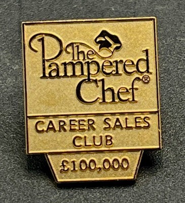 The Pampered Chef Career Sales Club Gold Two Tone Sandblast Lapel pin