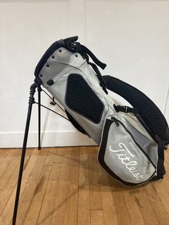 Titleist Players 4 Carry Stand Golftasche mit Dual Carry Harness Regenhaube