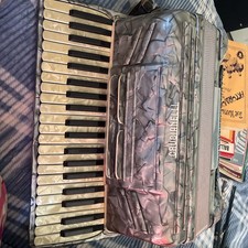 Paolo Soprani 41-Key 120-Bass Accordion Italy Vintage Pearl Finish Works Great