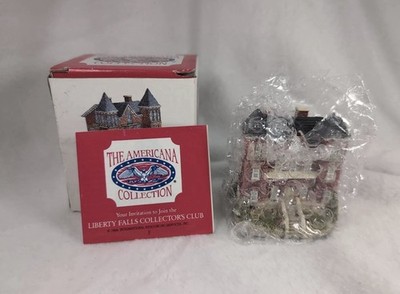 Village Americana #AH39 Liberty Falls Courthouse  1993 Holiday Village Dillards