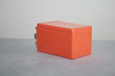 SAAB 9-5 9-3 9000 900 bulb lamp control RELAY 41 09 070 Hella original