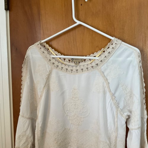Democracy Lace Embroidered Open Arm Details Bell Sleeve Crochet Top Ivory Sz XS - Picture 2 of 11