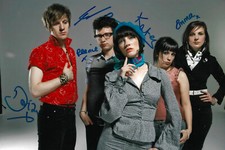 The Long Blondes Autogramme signed 20x30 cm Bild
