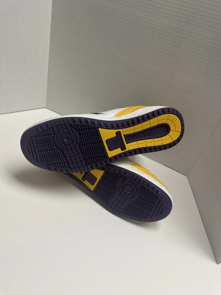 Zapatillas de baloncesto vintage Converse Weapon - blancas, moradas y amarillas (Lakers) Foto 3 de 4