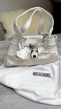 Borsa a mano Moschino con lucchetto Monogram Canvas e pelle bianco/beige