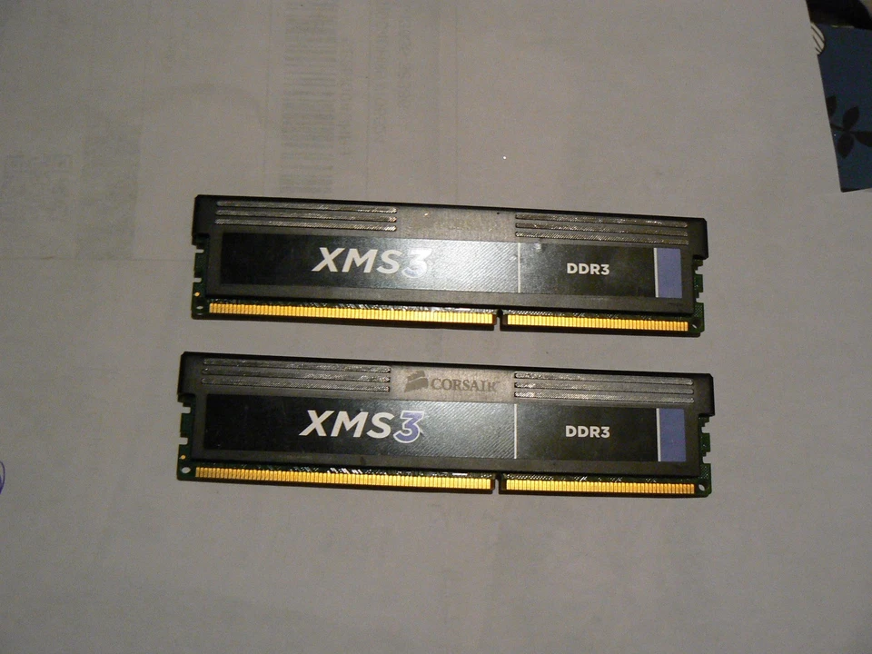 Corsair CMX4GX3M2A1600C9 4GB (2x2GB) DDR3 1600MHz Desktop RAM – 9-9-9-24 – 1.65V - Image 2 of 2