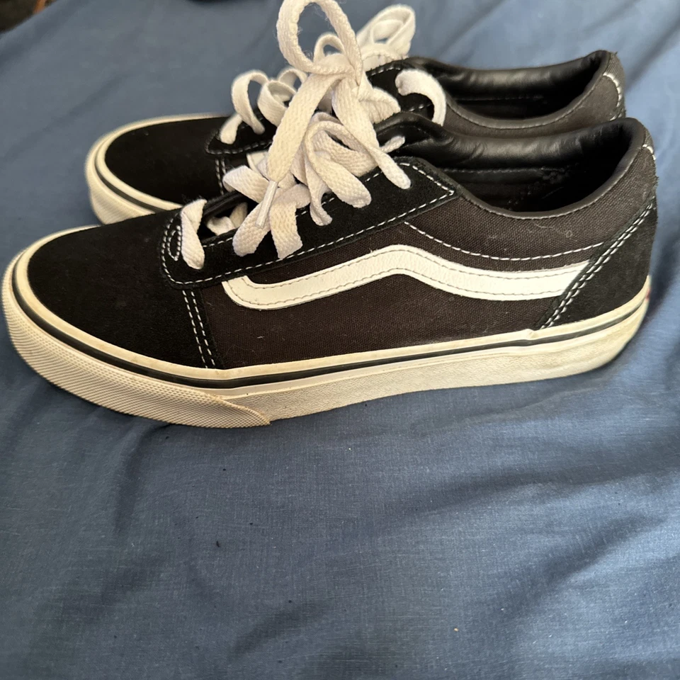 Vans Off the Wall Youth Size 3.5 ward Black White Canvas Suede 751505 - Image 3 of 4