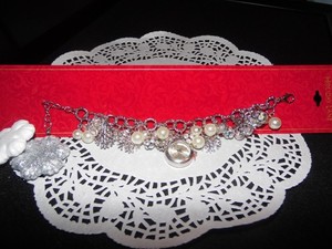 HOLIDAY LANE  SILVER TONE SNOWFLAKE SHAKY WATCH CHARM BRACELET~MAS#6