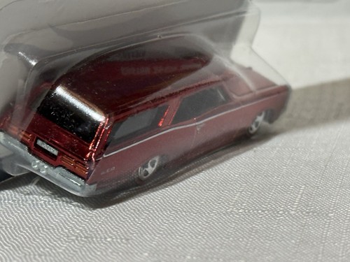 Hot Wheels Classics Custom ‘66 GTO Wagon Red Series 5 - Picture 6 of 13
