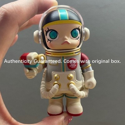 POP MART Mega Collection 100% Space Molly The Girl from The Earth