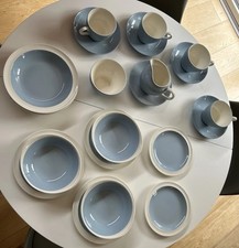 33 pc 1940 Wedgwood Queen's Ware - White Vine on Blue - Shell Edge set