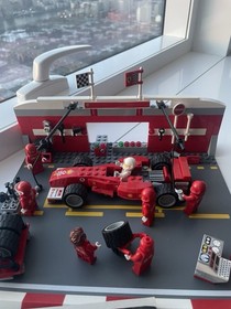 LEGO Ferrari F1 Pit Set 8375 Racers Complete w/ Minifigures & Manual
