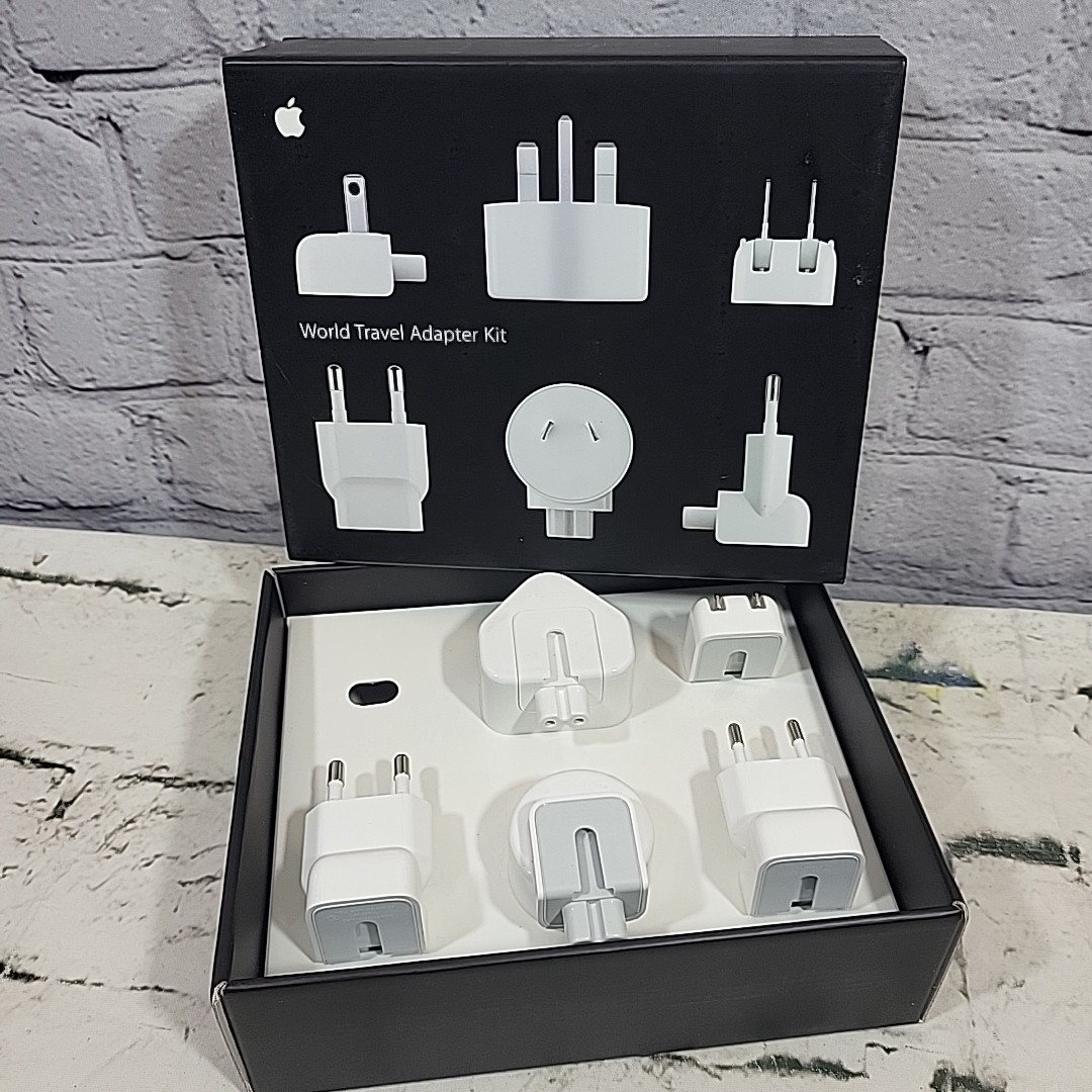 Kit International Power Outlet Plugs - Missing One
