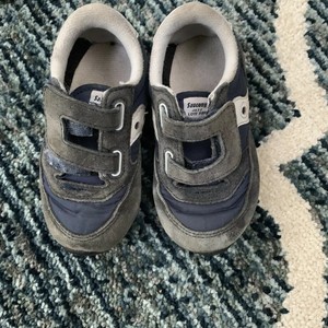 saucony velcro shoes