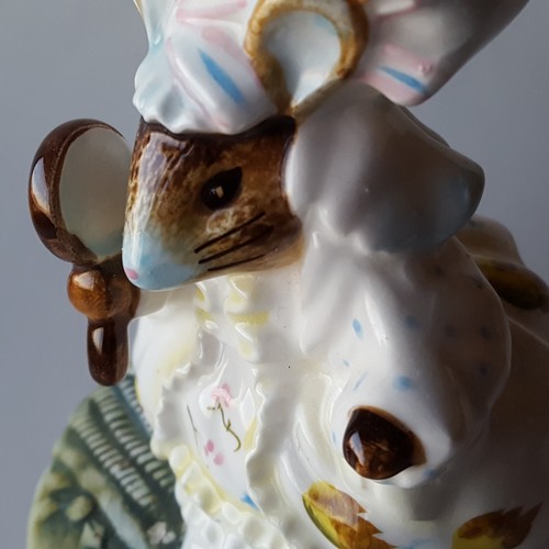 Vtg 1978 Schmid Beatrix Potter Lady Mouse #114 Music Box. Plays 'Hello Dolly' - Picture 10 of 15