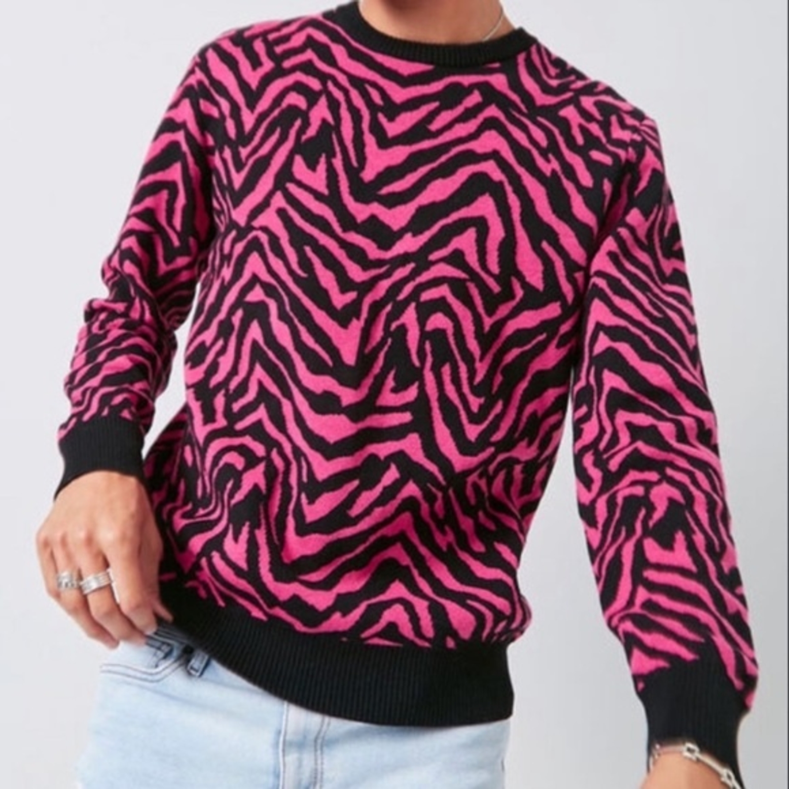 Forever 21 Men's Pink u0026amp; Black Tiger Striped Crew Neck Sweater. Small |  eBay