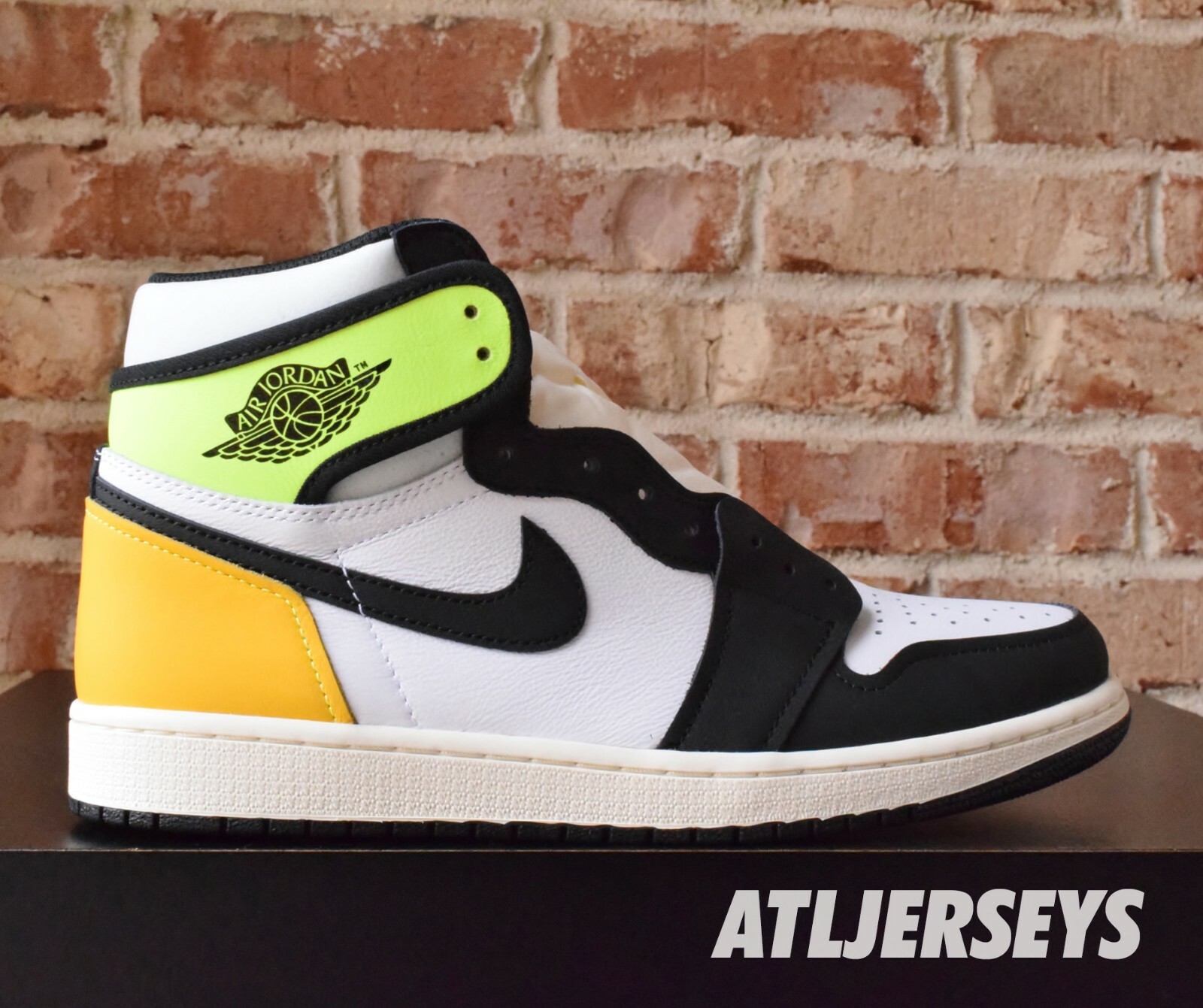 Nike Air Jordan Air Jordan 1 Retro High купить в Америке, лот 284142585538