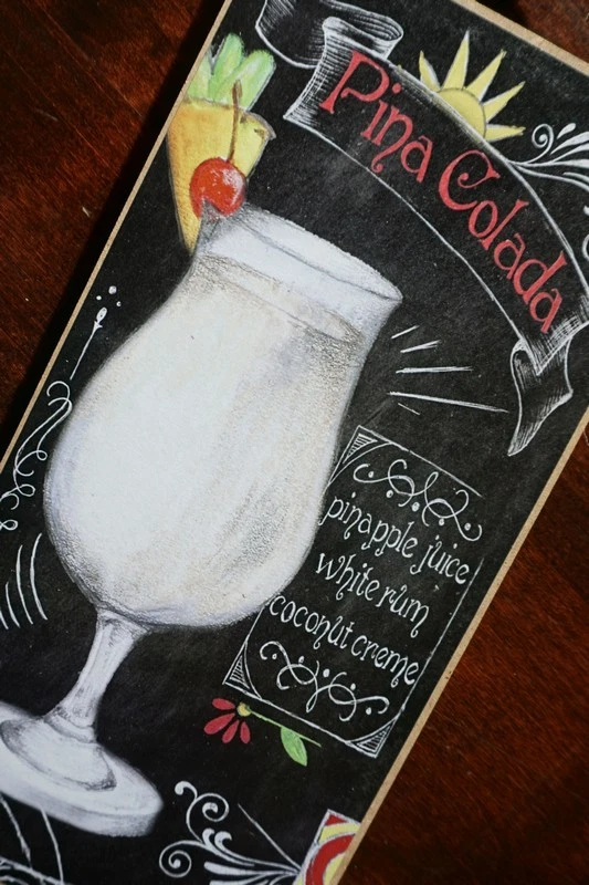 Letrero de bar de playa Tiki receta piña colada - piña bebida tropical decoración de cocina Foto 2 de 3